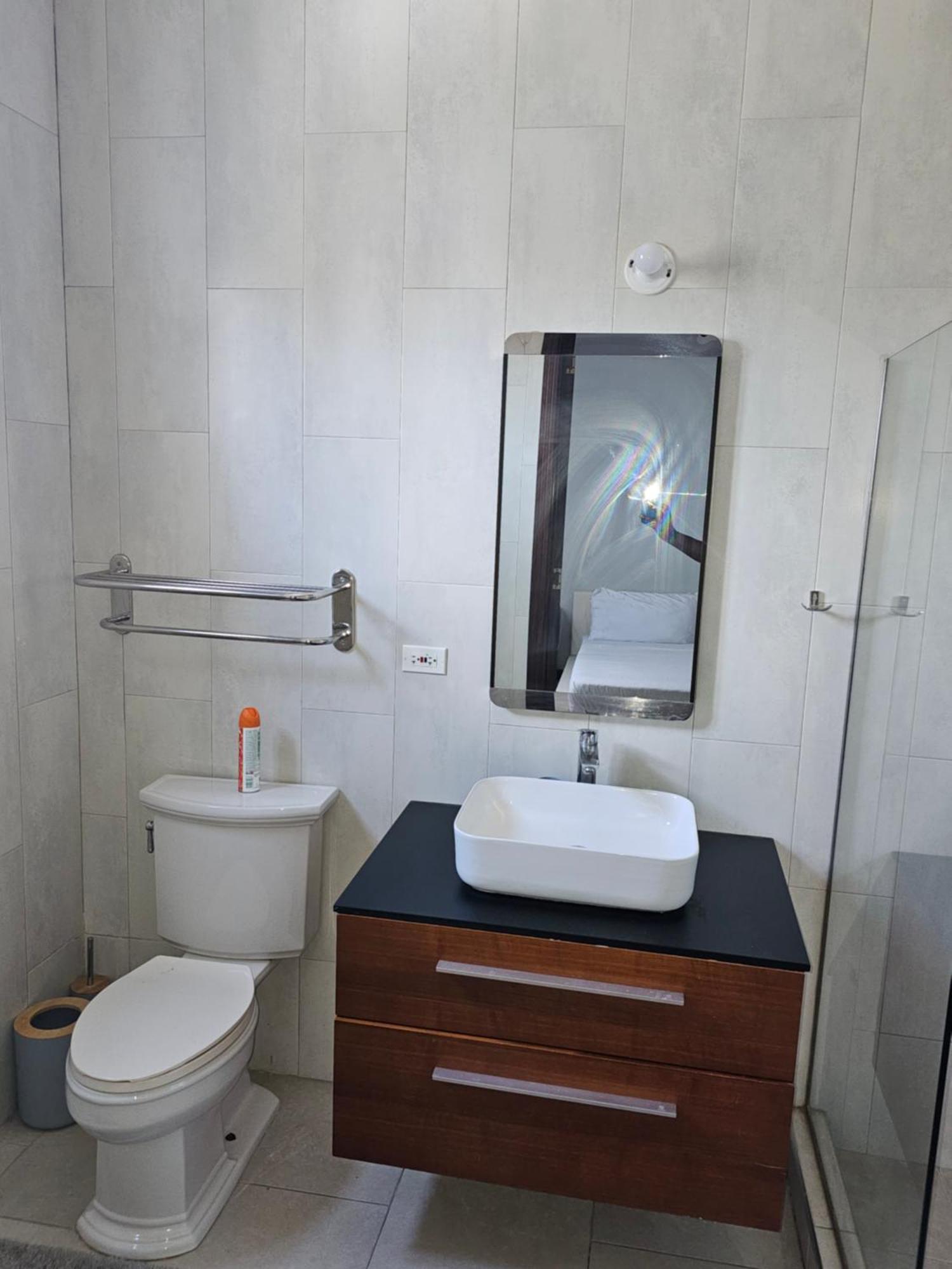 Ac Hotel Neighbors Luxury 1 Bedroom Uptown Kingston Apartment Zewnętrze zdjęcie