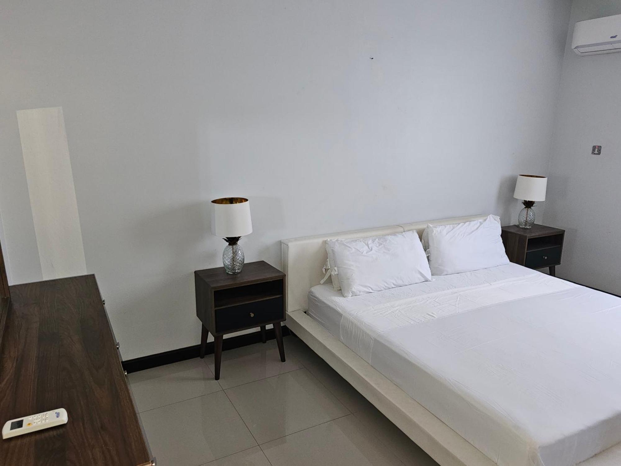 Ac Hotel Neighbors Luxury 1 Bedroom Uptown Kingston Apartment Zewnętrze zdjęcie