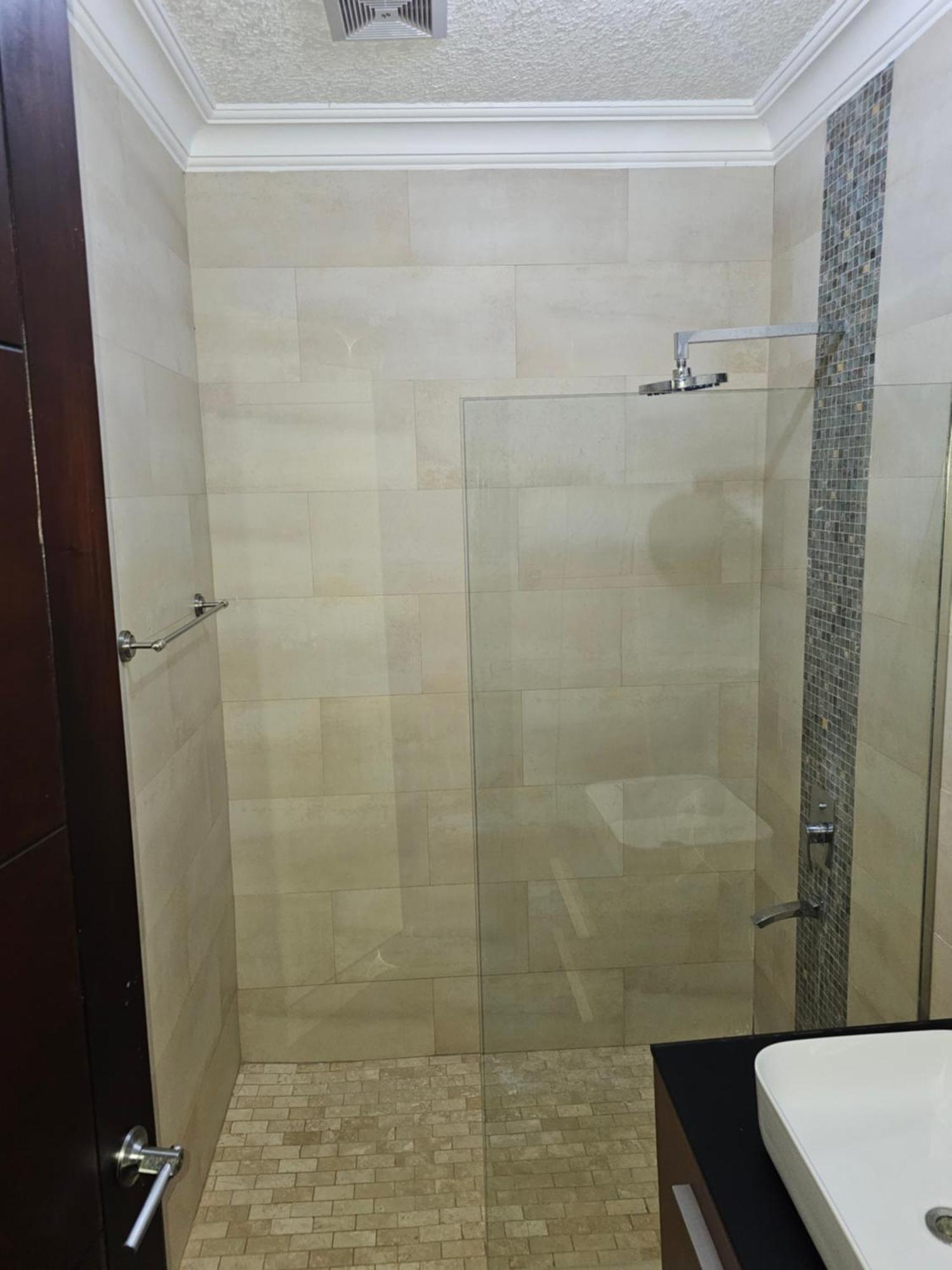 Ac Hotel Neighbors Luxury 1 Bedroom Uptown Kingston Apartment Zewnętrze zdjęcie